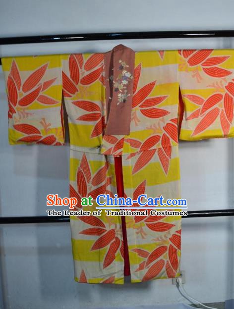 Japanese Traditional Male Yellow Yukata Robe Clothing Japan Samurai Haori Kimonos for Men