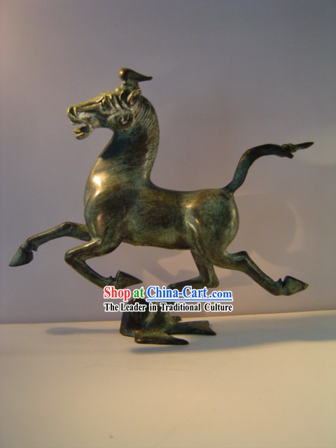 China Classic Archaize Bronze Ware-Horse Flying on the Swallow