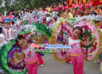 Chinese Traditional Clam Costums for Children