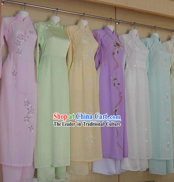 Custom Vietnamese Costumes for Women