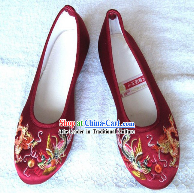 Chinese Traditional Handmade Embroidered Satin Dragon Shoes