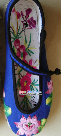 Chinese Traditional Hand Made Embroidery Lotus Shoes