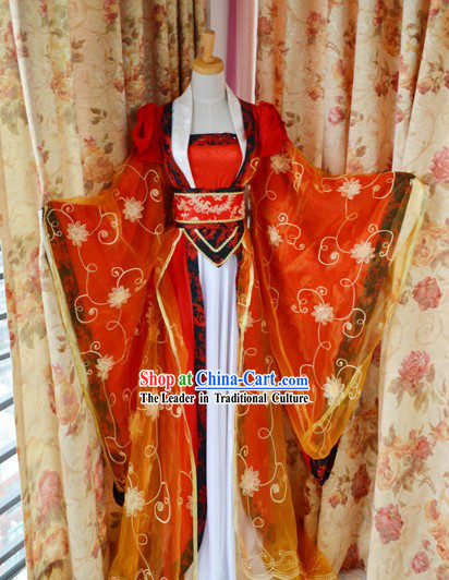 Traditional Chinese Wedding Outfit