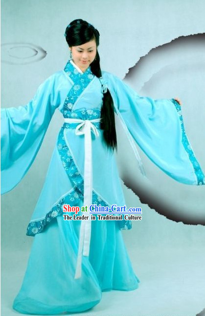 Traditional Light Blue Hanfu Outfit for Beauty