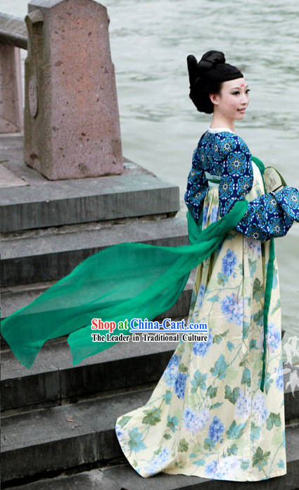 Blue Flower Hanfu Clothing and Green Cape Set