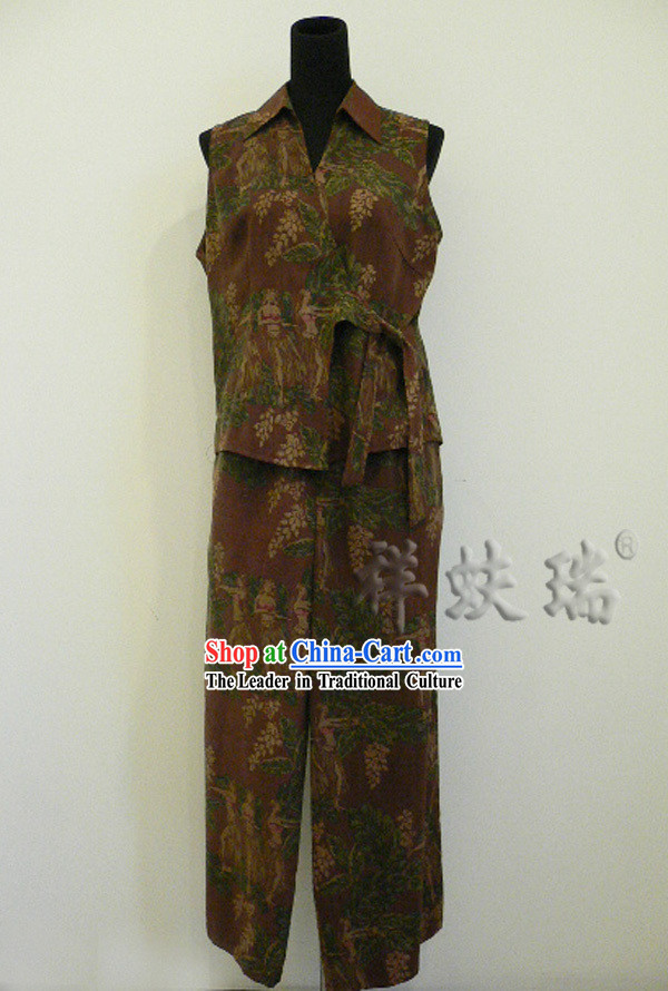 Traditional China Beijing Rui Fu Xiang Xiang Yun Sha Suit for Women