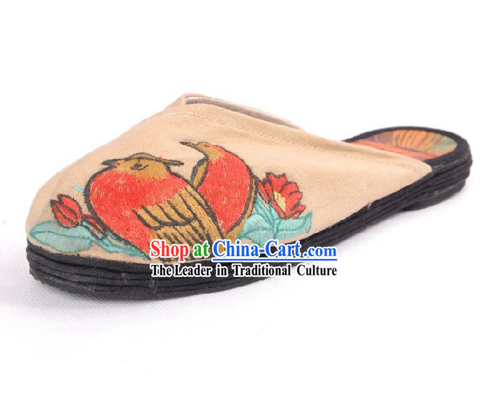 Chinese Handmade Qian Ceng Sole Folk Embroidered Cloth Shoes