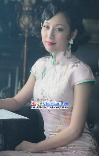 Chinese Little Flower Lady Silk Cheongsam