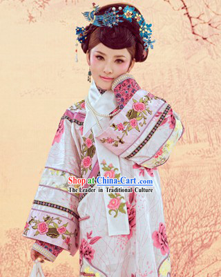 Qing Dynasty Embroidered Peony Princess Manchu Clothing Complete Set