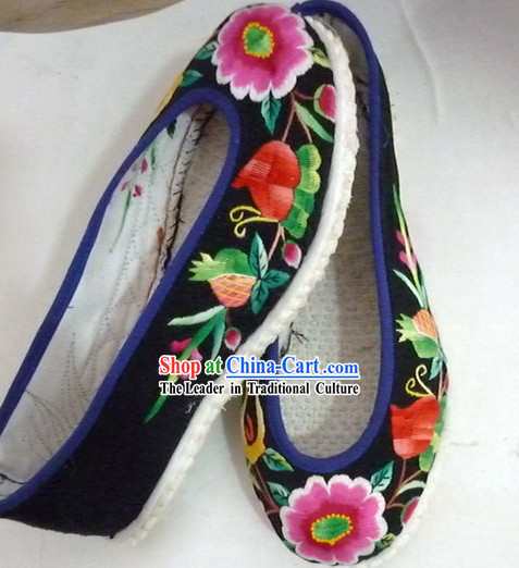 Traditional Chinese Hanfu Embroidered Flower Cloth Shoes