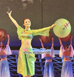 Green Douli Dance Performance Costume and  Bamboo Hat for Women