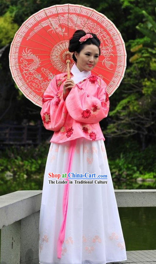 Traditional Chinese Ming Dynasty Women Dress and Umbrella