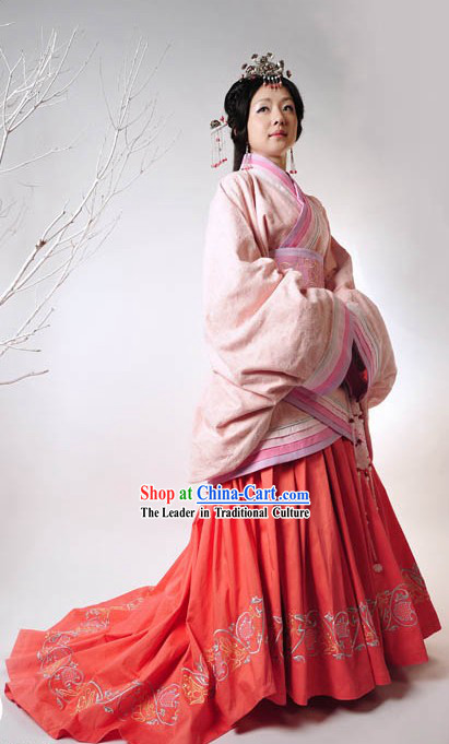 Ancient Chinese Han Dynasty Clothing for Women