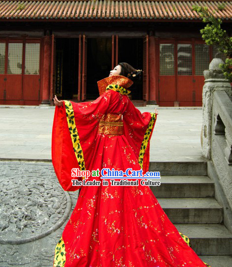 Ancient Chinese Tang Dynasty High Collar Wedding Dress with Long Tail