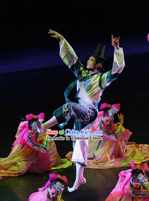 Traditional Korean Dance Costumes for Men