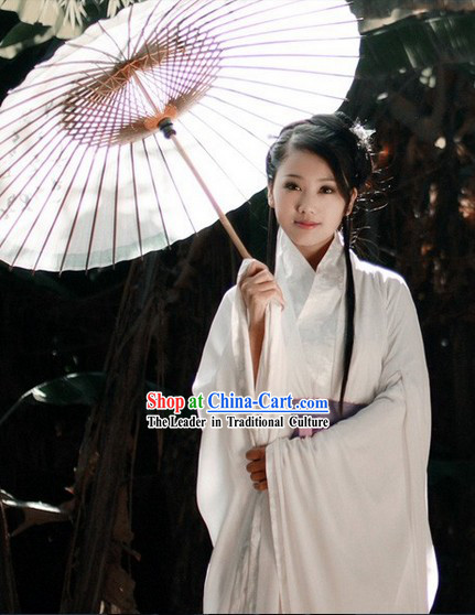 Pure White Traditional Ancient Chinese Hanfu Clothing and Umbrella