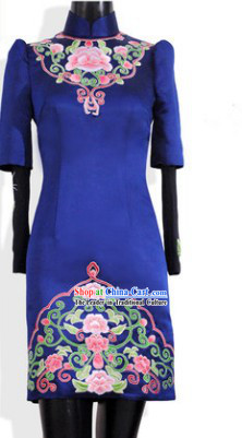 Traditional Chinese High Collar Blue Important Ceremonial Silk Embroidered Flower Evening Dress