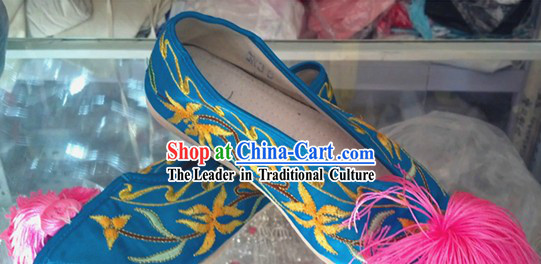 Ancient Peking Opera Embroidered Flower Shoes