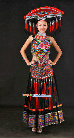 China Guangxi Zhuang Ethnic Group Clothes and Hat for Women