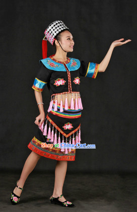 China Yao Ethnic Group Clothes and Hat for Women