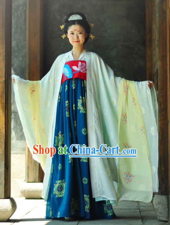 China Tang Princess Garment Clothing and Hair Accessories Complete Set