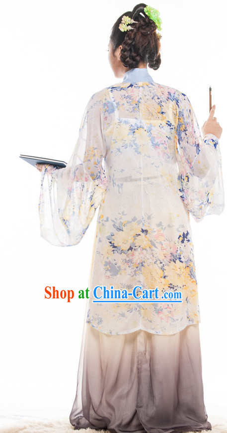 Traditional Chinese High Collar Attire for Women