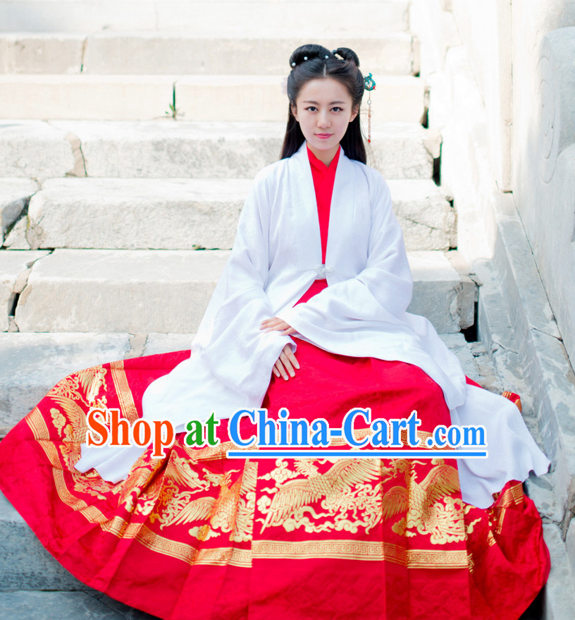 China Ming Dynasty Attire for Women