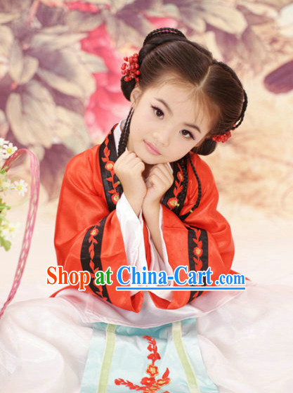 Ming Dynasty Outfits for the Little Girl