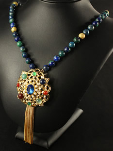 Chinese Jewelries, Necklaces Amulets pendants