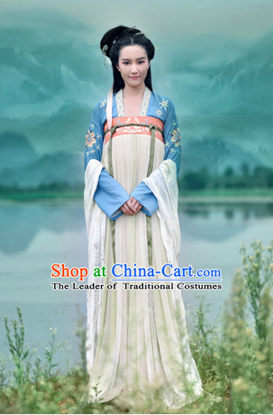 Chinese Tang Dynasty Wear Clothing and Hair Jewelry Complete Set for Women
