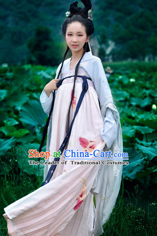 Chinese Tang Dynasty Wear Clothing and Hair Jewelry Complete Set for Women