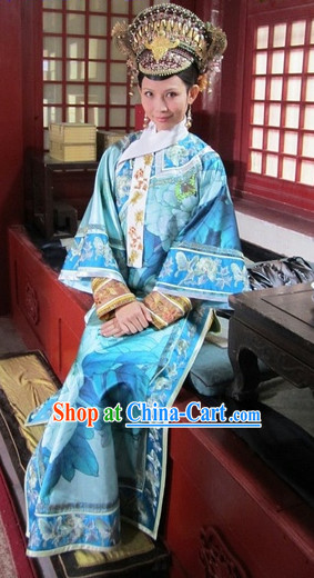 Qing Dynasty Empress Clothes and Hair Accessories