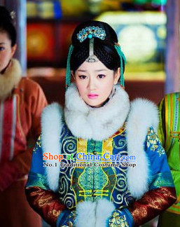 Traditional Manchu Princess Fur Robe Clothing and Headwear