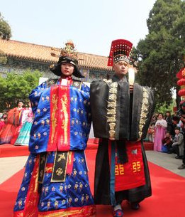 Korean Empress and Emperor Dresses Costumes Carnival Costumes Traditional Costumes for Men and Women