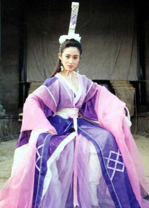 China TV Drama Heroine Clothing and Headpieces Complete Set