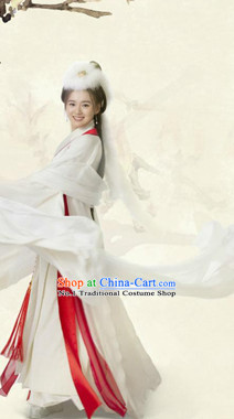 Chinese Traditional National Costumes White Dancing Costumes and Hat