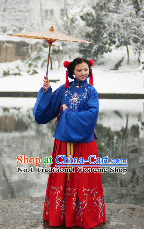 Ancient Chinese Ming Dynasty Winter Noblewoman Clothes and Hair Accessories Complete Set