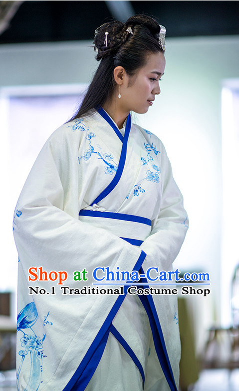 Chinese Traditional Hanfu Clothese Complete Set for Women.