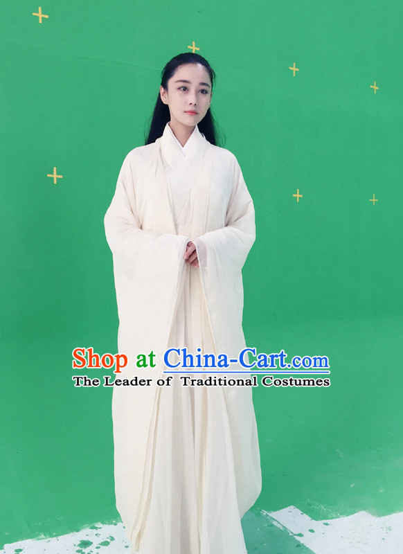 Ancient Pure White Hanfu Outfit for Girls.