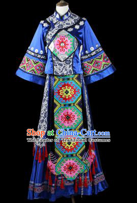 Traditional Chinese Miao Nationality Dancing Costume, Female Folk Dance Ethnic Pleated Skirt, Chinese Minority Nationality Embroidery Costume for Women