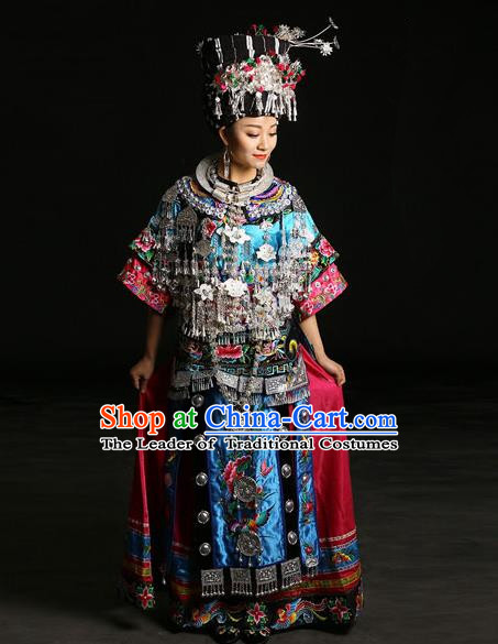 Traditional Chinese Miao Nationality Wedding Costume Accessories Crown, Necklace, Hmong Female Wedding Ethnic Dress and Phoenix Silver Headwear, Chinese Minority Nationality Embroidery Costume and Hat for Women