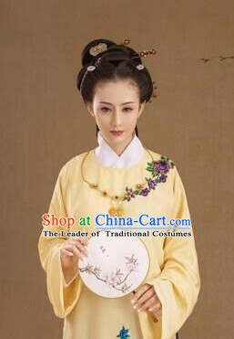 Ming Dynasty Chinese Women Clothing