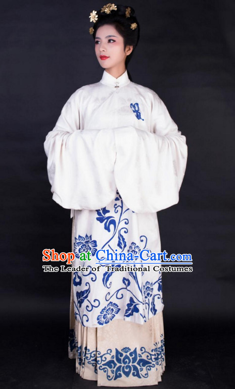 Chinese Ancient Beauty Garment Costumes and Hair Jewelry Complete Set for Women