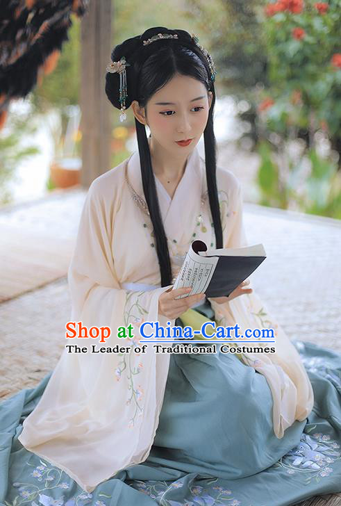 Asian China Han Dynasty Princess Costume, Traditional Ancient Chinese Palace Lady Embroidered Elegant Hanfu Clothing for Women