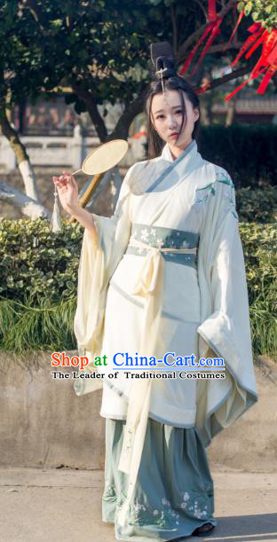 Traditional Ancient Chinese Young Lady Hanfu Embroidered Costume White Curve Bottom, Asian China Han Dynasty Imperial Princess Clothing for Women
