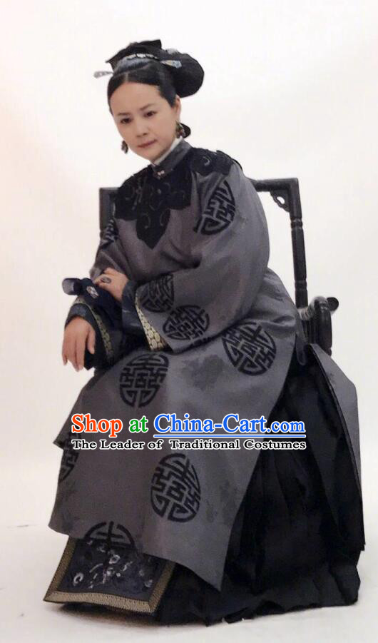 Story of Yanxi Palace Traditional Chinese Qing Dynasty Manchu Dowager Countess Embroidered Costume for Women