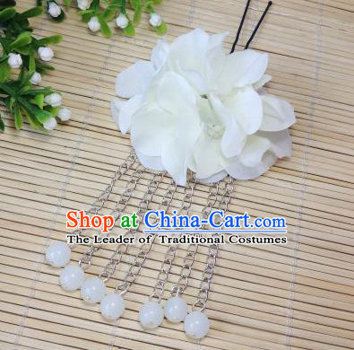 Traditional Chinese Ancient Classical Hair Accessories White Flowers Beads Tassel Step Shake Bride Hairpins for Women