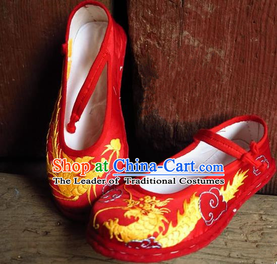 Traditional Chinese Ancient Princess Shoes Red Cloth Embroidered Shoes, China Handmade Embroidery Phoenix Peony Hanfu Shoes for Women