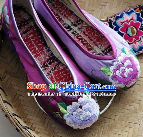 Traditional Chinese Ancient Princess Shoes Purple Cloth Embroidered Shoes, China Handmade Embroidery Peony Hanfu Shoes for Women