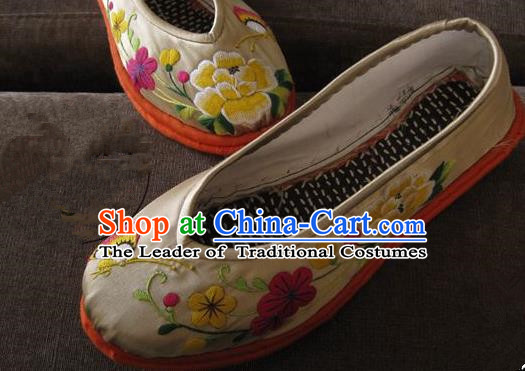 Traditional Chinese Ancient Princess Shoes White Cloth Embroidered Shoes, China Handmade Embroidery Flowers Hanfu Shoes for Women
